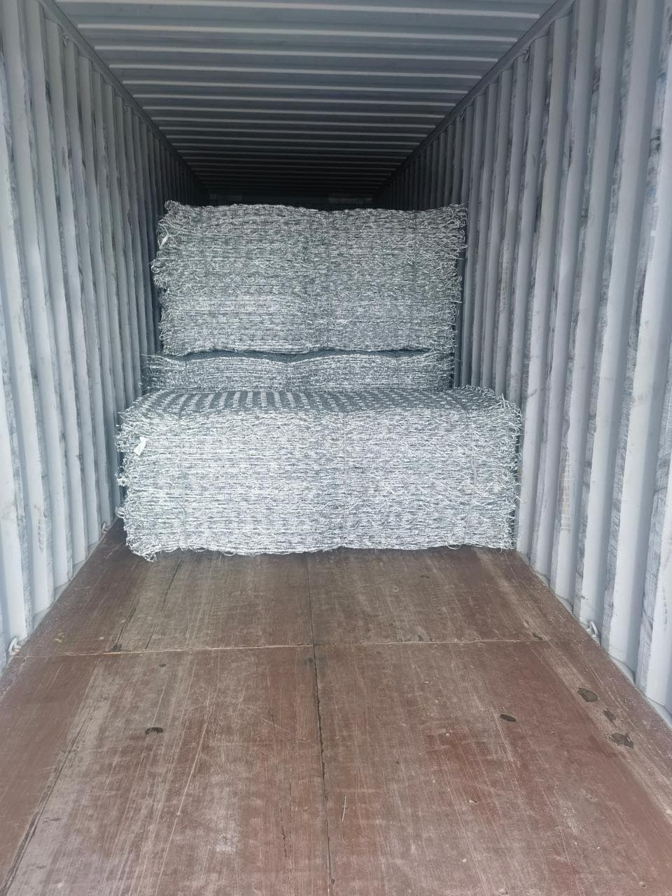 Paquetes de gaviones plegados para despacho